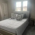 Quiet, Cozy Home In Dc- Block From Metro-Parking