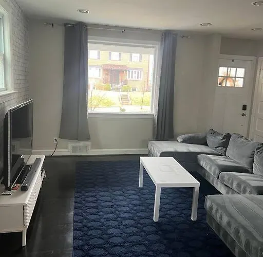 Quiet, Cozy Home In Dc- Block From Metro-Parking
